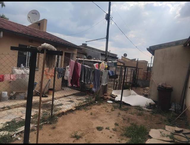 2 BEDROOM HOUSE FOR SALE IN TSAKANE